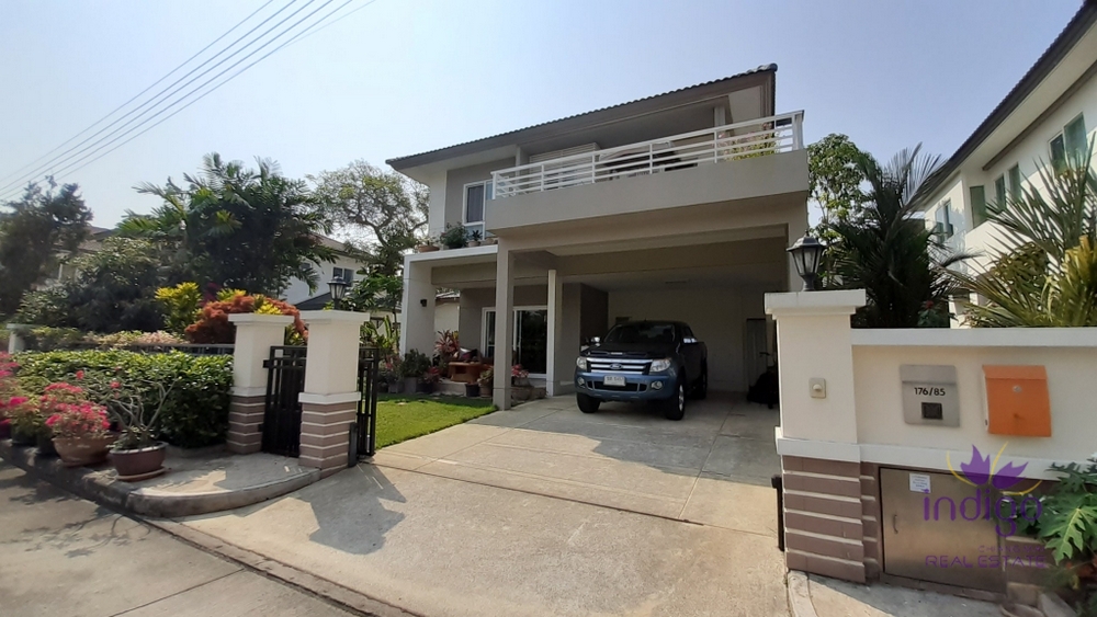 Well maintained 3 bedroom house for sale in a peaceful community near Meechok Plaza and Mae Jo University.