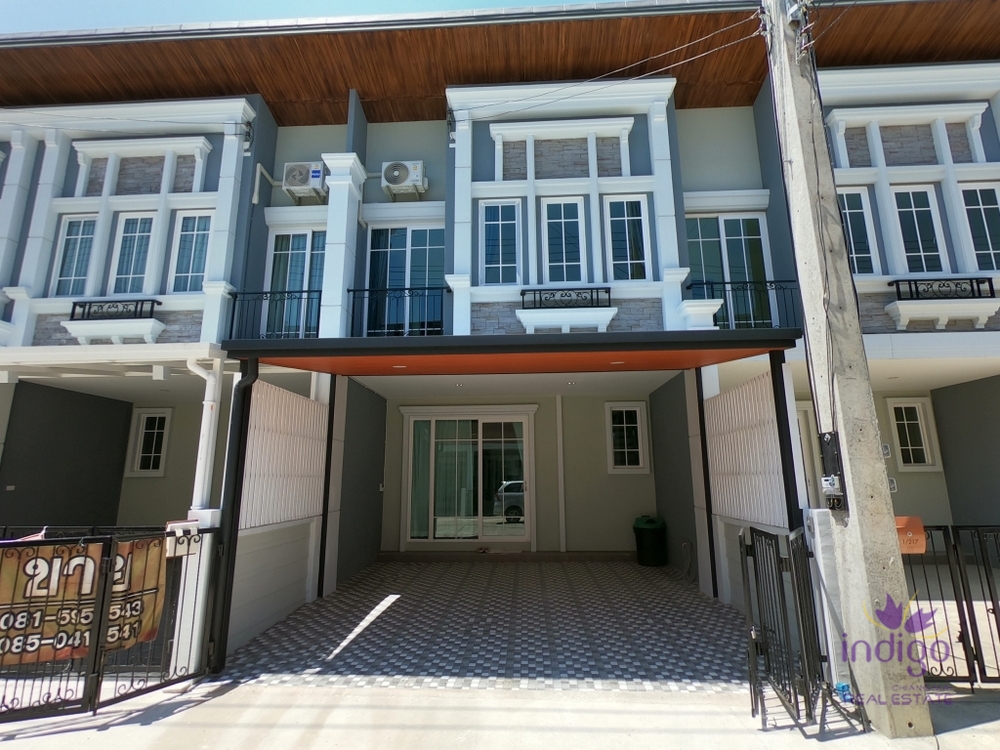 Town home 4 bedroom with fully furnished at golden town ruamchock, Muang ,Chiang Mai