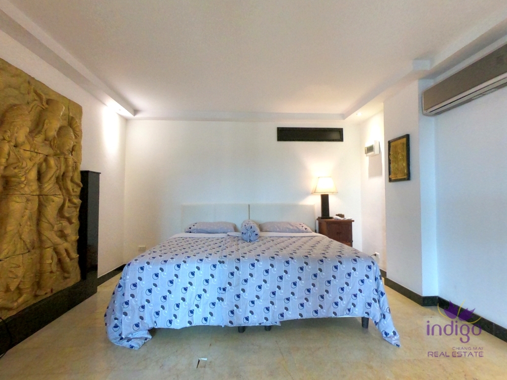 Beautiful view! Spacious 1 bedroom condo with a lot of character! Quiet location just a short walk to Nimman and the Old City.