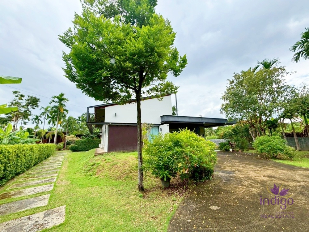 ขายบ้านชั้นเดียว 3 ห้องนอน 3 ห้องน้ำ เนื้อที่กว้าง 258 ตารางวา พร้อมเฟอร์นิเจอร์ เมืองเล็น สันทราย เชียงใหม่