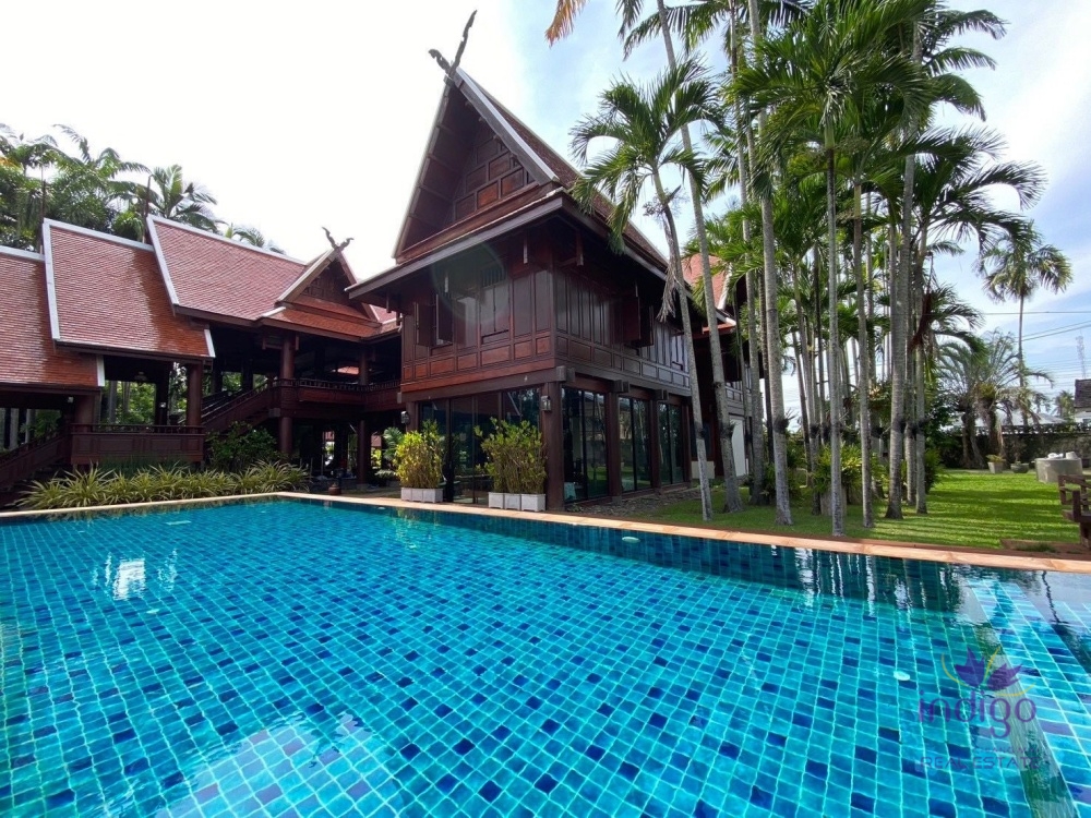 Luxury Houses - San Sai