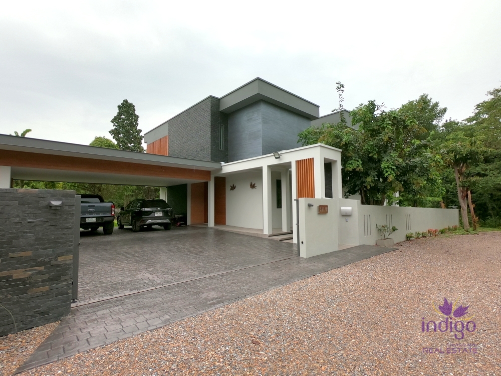 NEW Modern House for sale 4 bedroom ,land size 1 Rai 50 sqw, near Grand