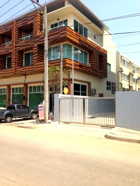 Commercial Properties - Mueang Chiang Mai